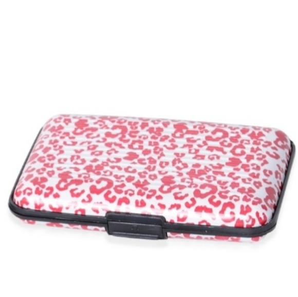 Animal RFID Blocking Credit Card Protector - Picture 1 of 5